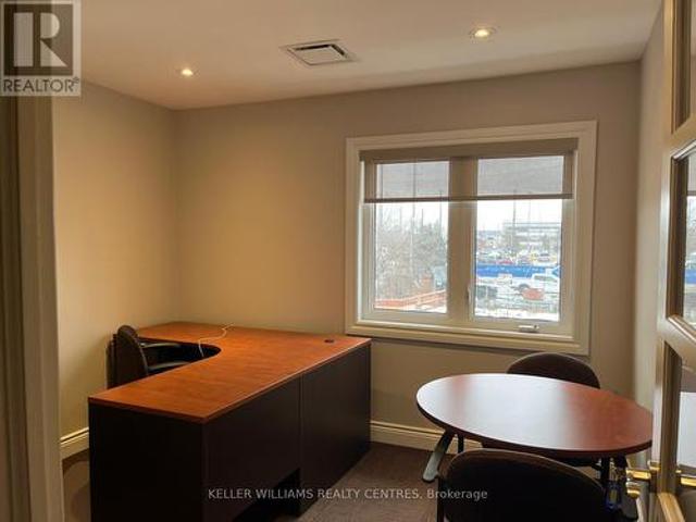 Commercial for rent in Aurora, Golden Horseshoe