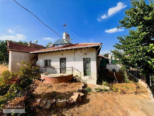 Üç Eylül Mahallesi, Eşme içerisinde satılık Villa