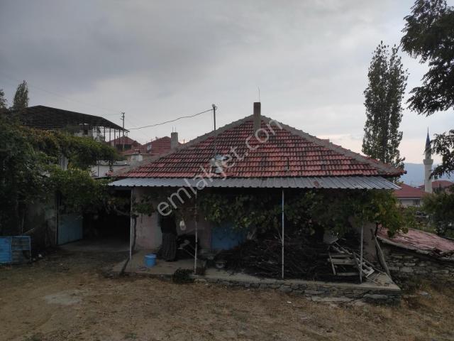 Eşme, Uşak içerisinde satılık Villa