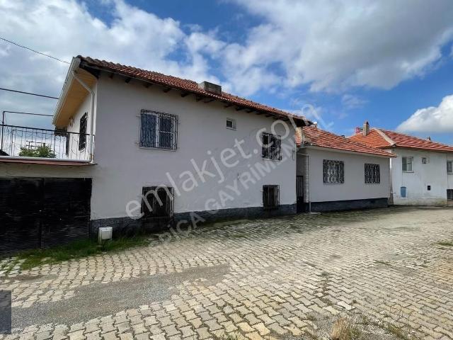 Eşme, Uşak içerisinde satılık Villa
