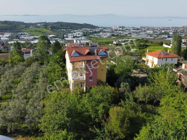 Çinarcik içerisinde satılık Villa