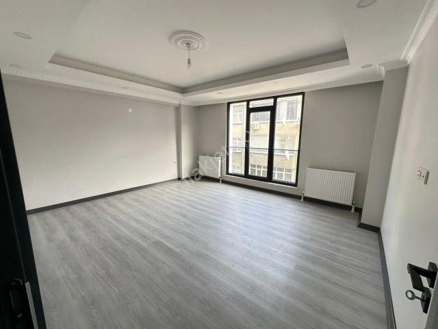 İsmetpaşa Mahallesi, Sultangazi içerisinde kiralık mülk
