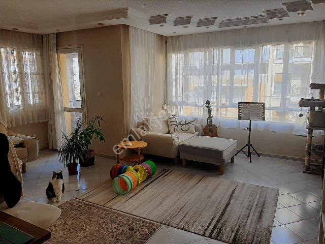 Karabağlar, İzmir içerisinde satılık mülk