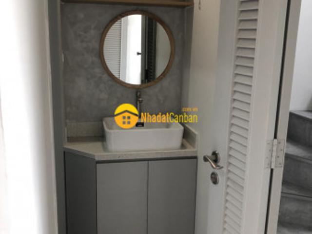 Nhà mặt phố bán