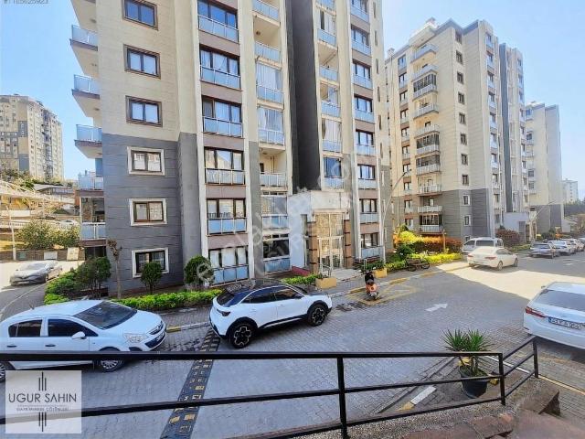 İzmit, Kocaeli içerisinde kiralık mülk