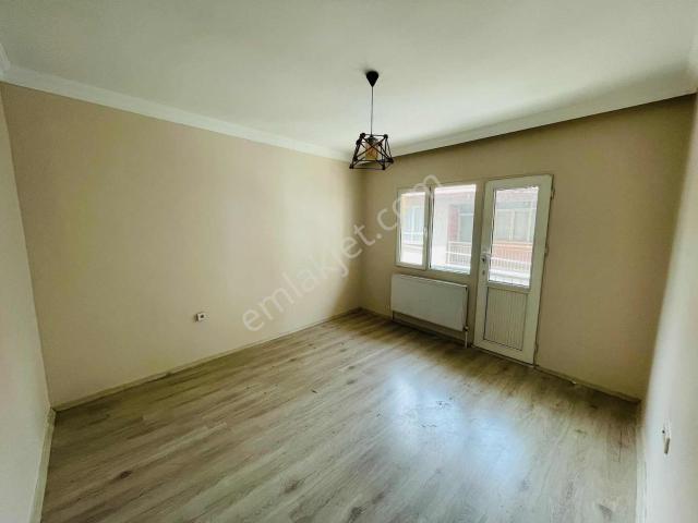Karabağlar, İzmir içerisinde kiralık mülk