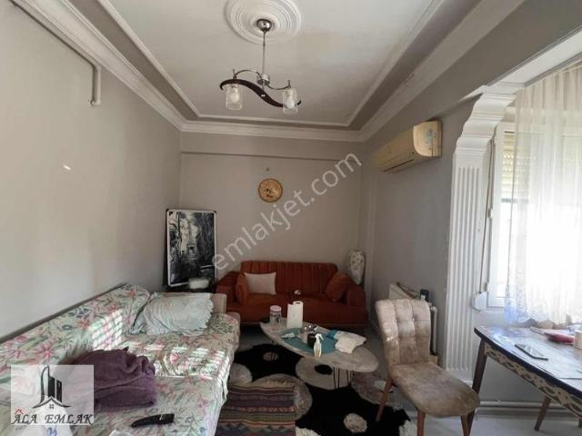 İzmir, Konak içerisinde satılık mülk