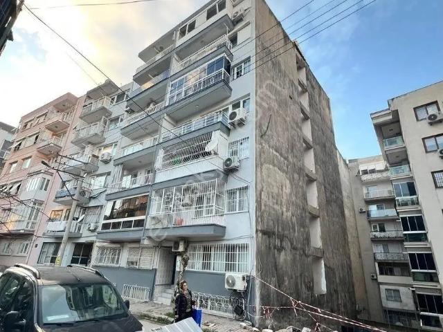 Eşrefpaşa, Konak içerisinde satılık mülk