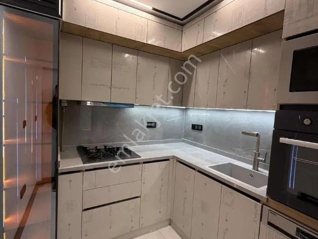 Üçyol, Konak içerisinde satılık mülk