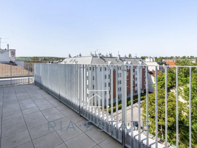 Dachgeschosswohnung kaufen in Liesing, Wien