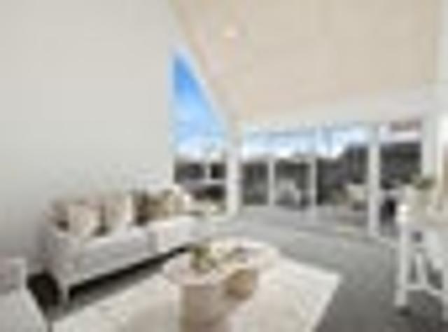 Apartment for sale in Chaslands, Canterbury