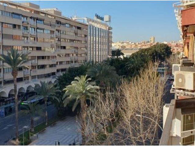 Piso en alquiler en Benalúa, l'Alacantí