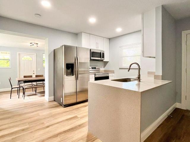 Room for rent in University, Florida