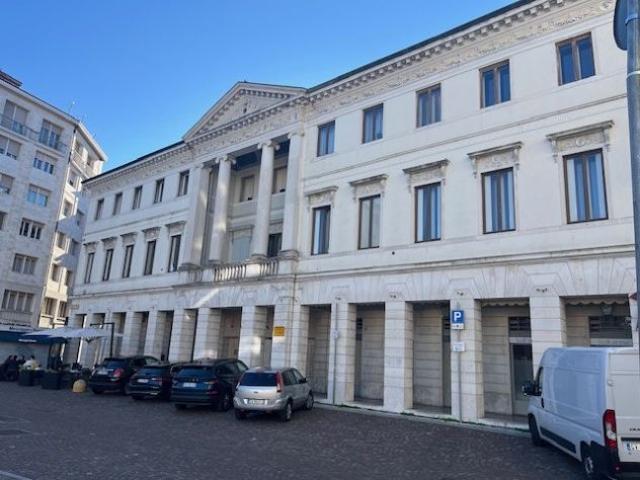 Ufficio in affitto a Reana Del Roiale, Friuli-Venezia Giulia