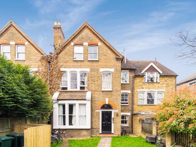 Studio for rent in Strawberry Hill, Greater London