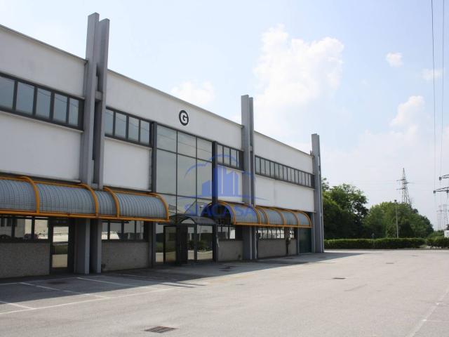 Ufficio in affitto a Caponago, Lombardia