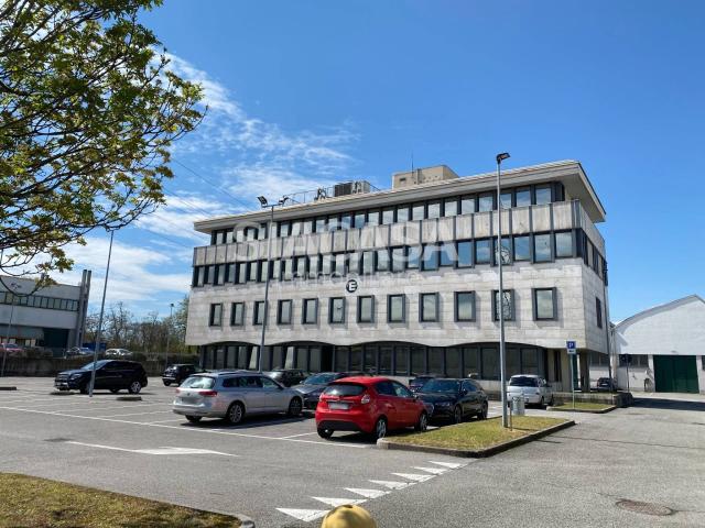 Ufficio in affitto a Caponago, Lombardia