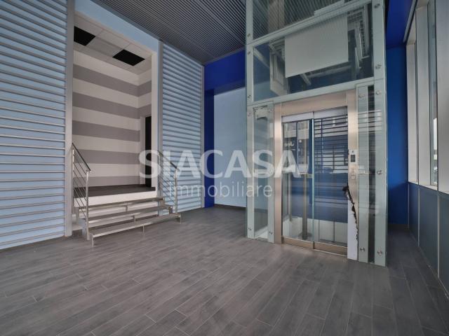 Ufficio in affitto a Cernusco Sul Naviglio, Lombardia