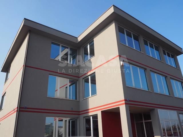 Ufficio in affitto a Cascina Cà, Sulbiate