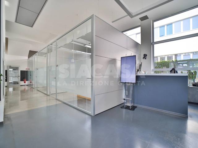 Ufficio in affitto a Burago Di Molgora, Lombardia