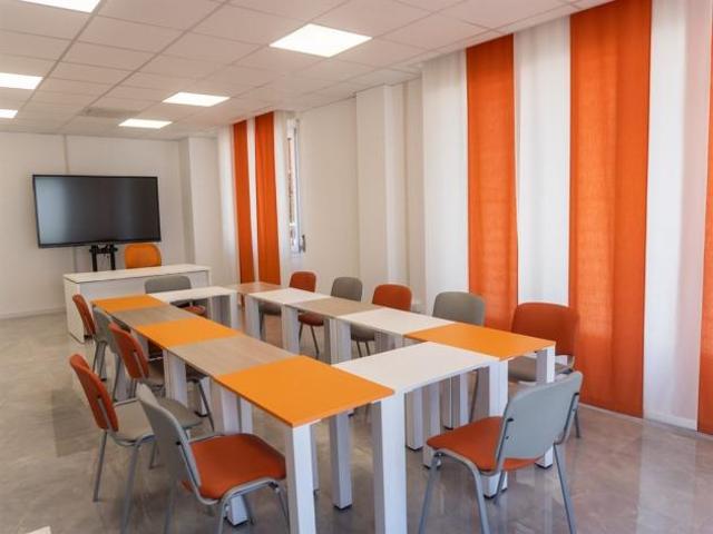 Ufficio in affitto a Valmadrera, Lecco