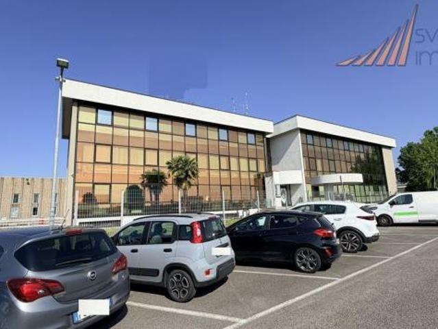 Ufficio in affitto a Bellusco, Lombardia