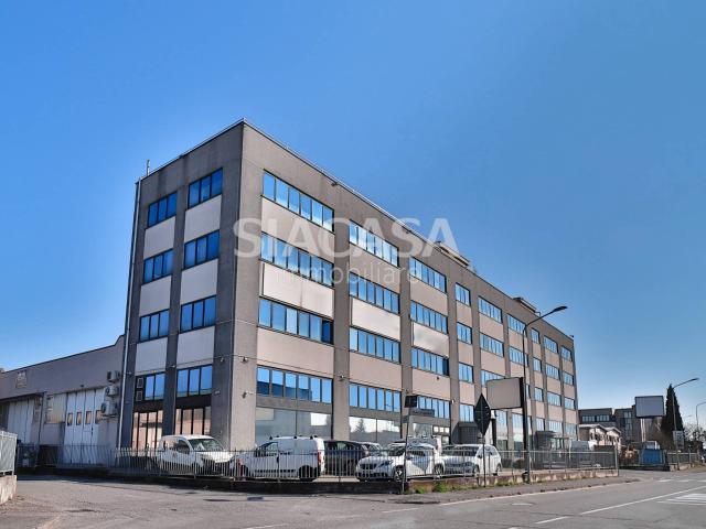 Ufficio in vendita a Cornate D'adda, Lombardia
