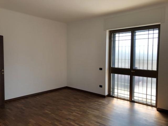 Ufficio in affitto a Brenzone, Veneto