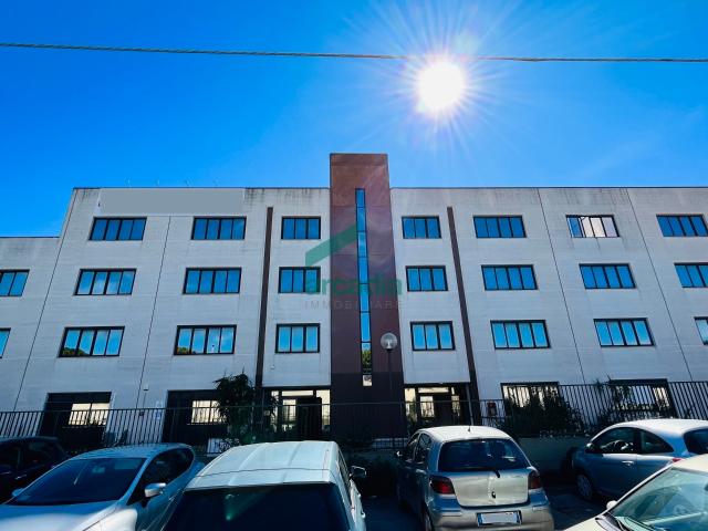 Ufficio in vendita a Municipio 3, Puglia