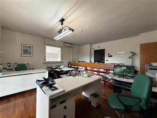 Ufficio in vendita a Caserta