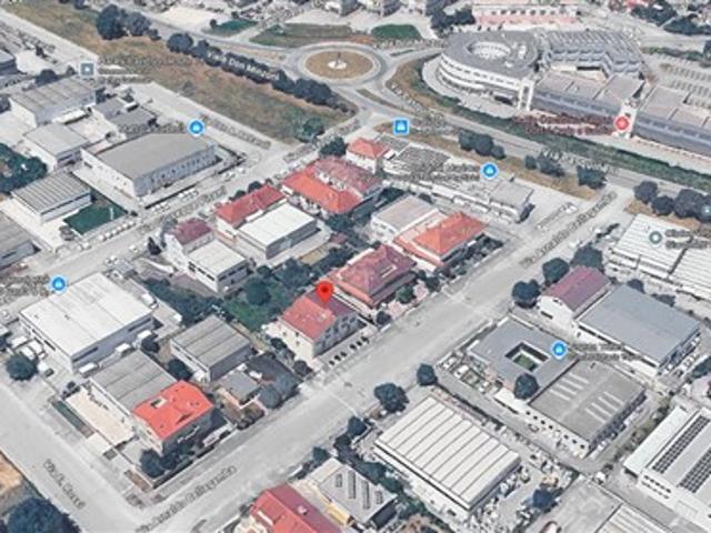 Ufficio in vendita a Jesi, Ancona