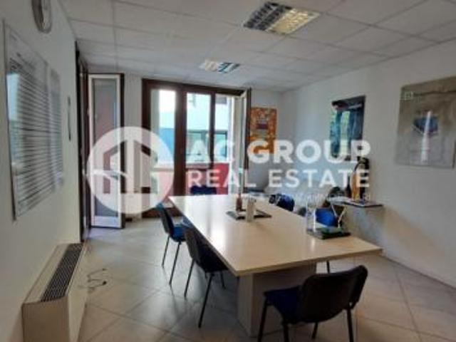 Ufficio in affitto a Saronno, Lombardia