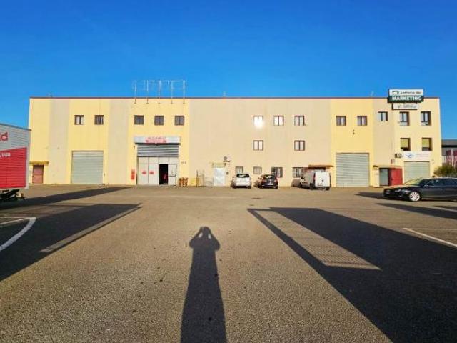 Ufficio in affitto a Sestu, Sardigna/Sardegna