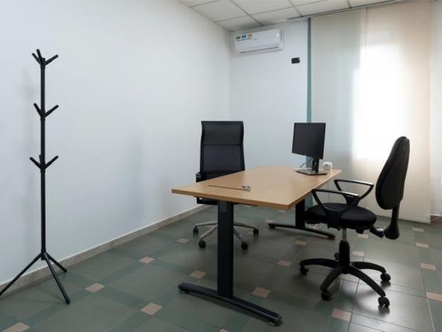Ufficio in affitto a Marcianise, Campania