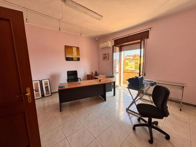 Ufficio in vendita a Carbonia, Sulcis Iglesiente