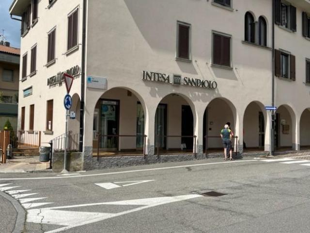 Ufficio in vendita a Casnigo, Lombardia