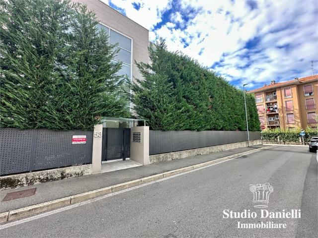 Ufficio in vendita a Agliate, Carate Brianza