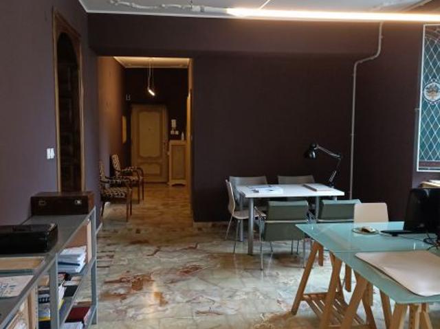 Ufficio in affitto a Aosta