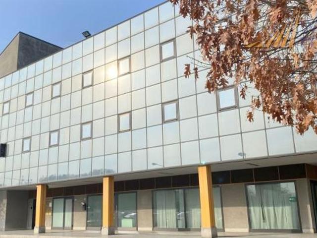 Ufficio in vendita a Vimercate, Lombardia
