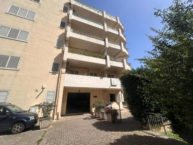 Ufficio in vendita a Cannistrà, Barcellona Pozzo Di Gotto