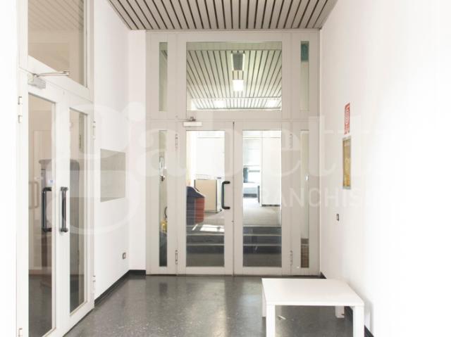 Ufficio in affitto a Cesano Maderno, Lombardia