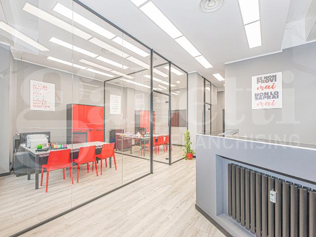 Ufficio in vendita a Circoscrizione 8, Piemonte