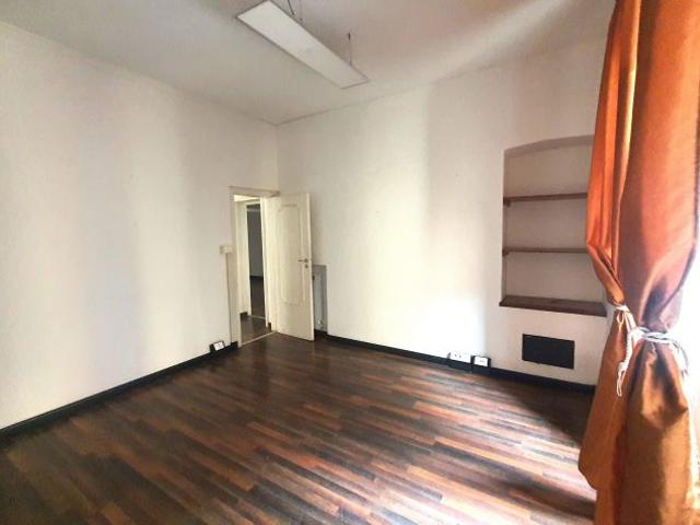 Ufficio in vendita a Centro Est, Serra Riccò