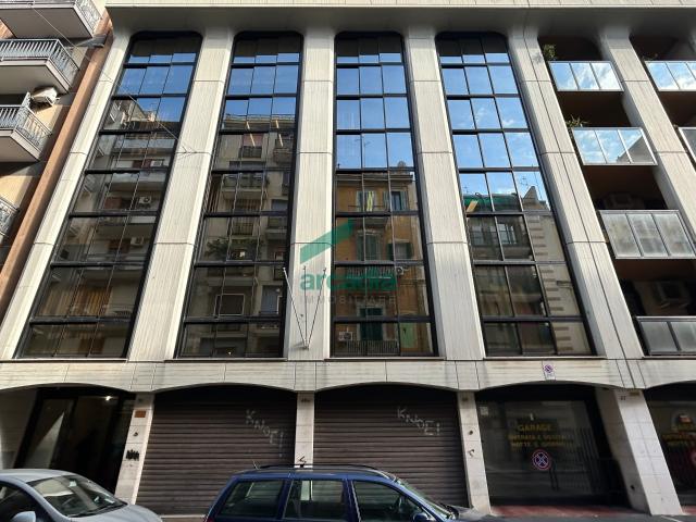 Ufficio in vendita a Municipio 1, Puglia