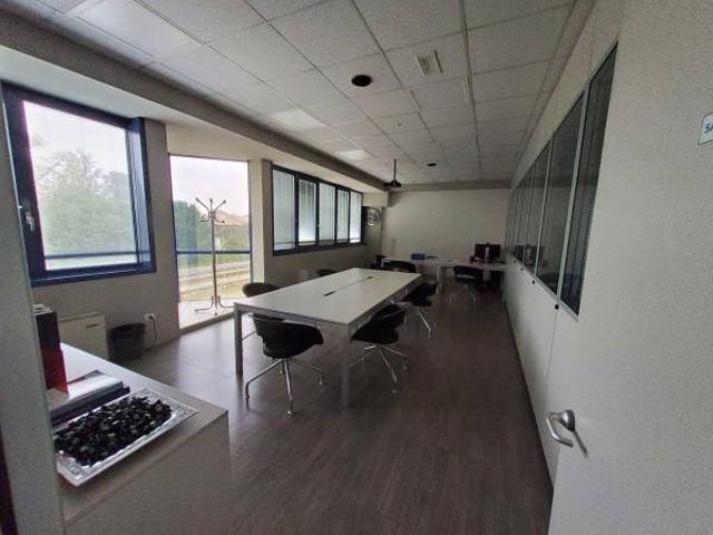 Ufficio in affitto a Unione Comuni Modenesi Area Nord, Mirandola