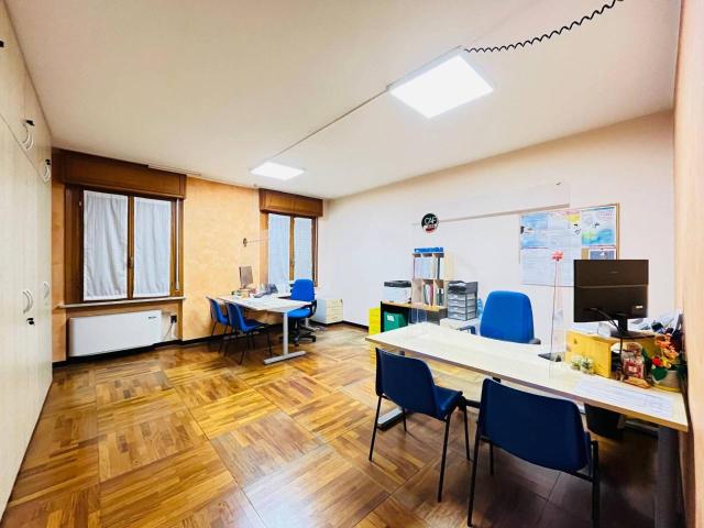 Ufficio in vendita a Legnago, Veneto