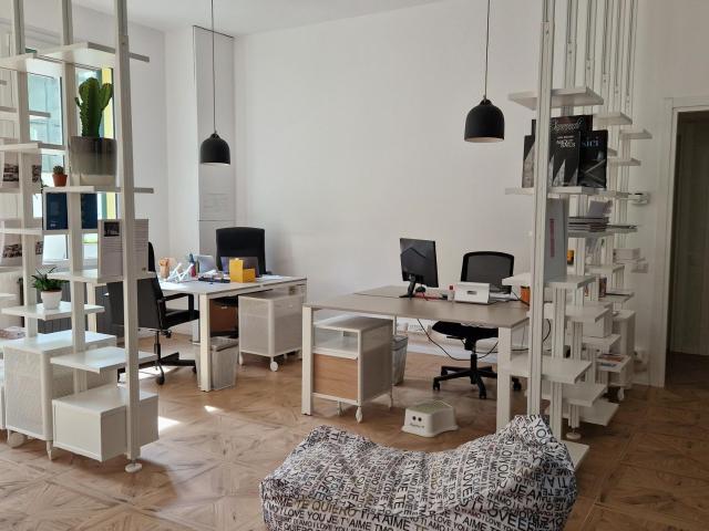Ufficio in affitto a Municipio 4, Milano