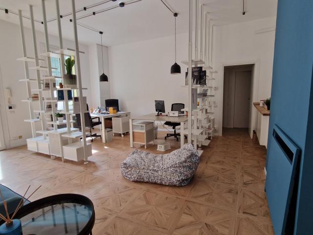 Ufficio in affitto a Municipio 4, Milano