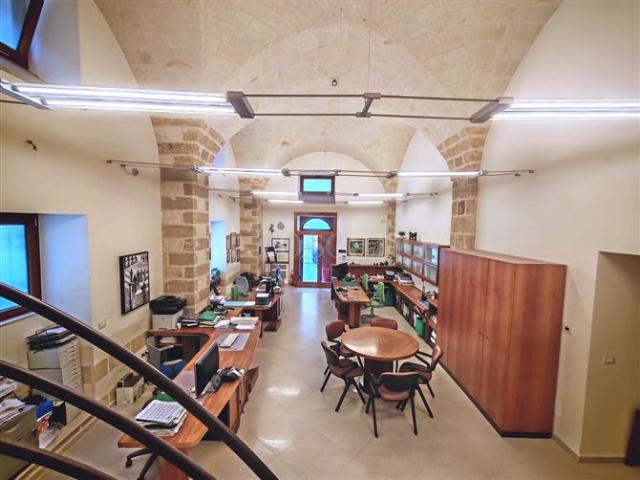 Ufficio in affitto a Centro, Puglia