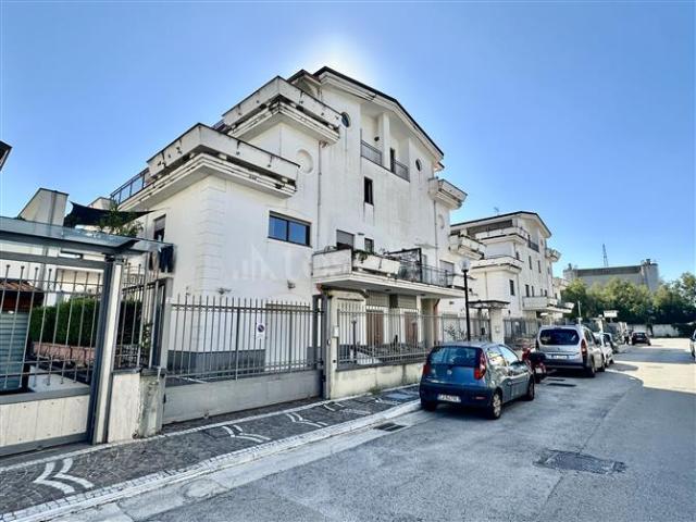 Ufficio in vendita a Bagno d'Aversa, Aversa